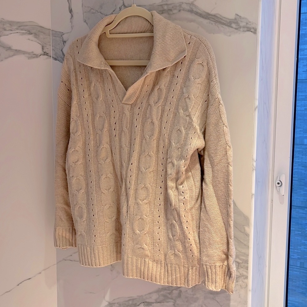 100% Cashmere sweater, size F
